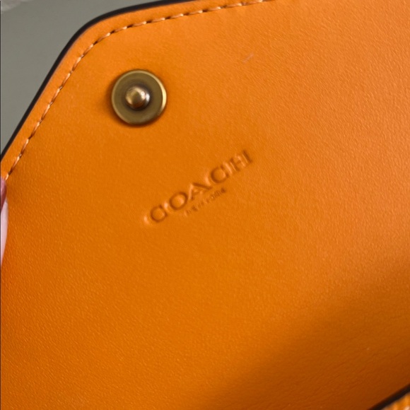 Coach Small Wyn Wallet / Papaya - Picture 8 of 14